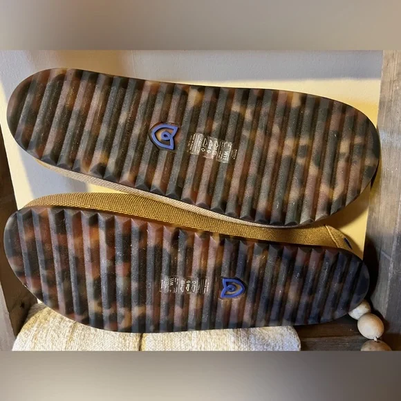 Rothy’s the casual clog in butternut size 11, NWOT - Picture 12 of 13